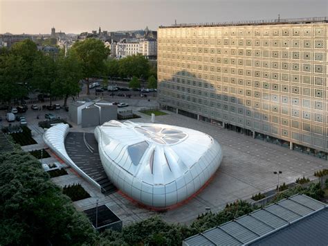 zaha hadid paris